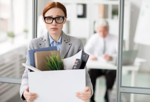 причины попадания в финансовую яму